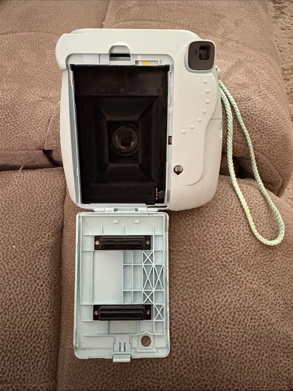 Fujifilm instax mini 8 Instant Camera in blue. Batteries included, but no film.